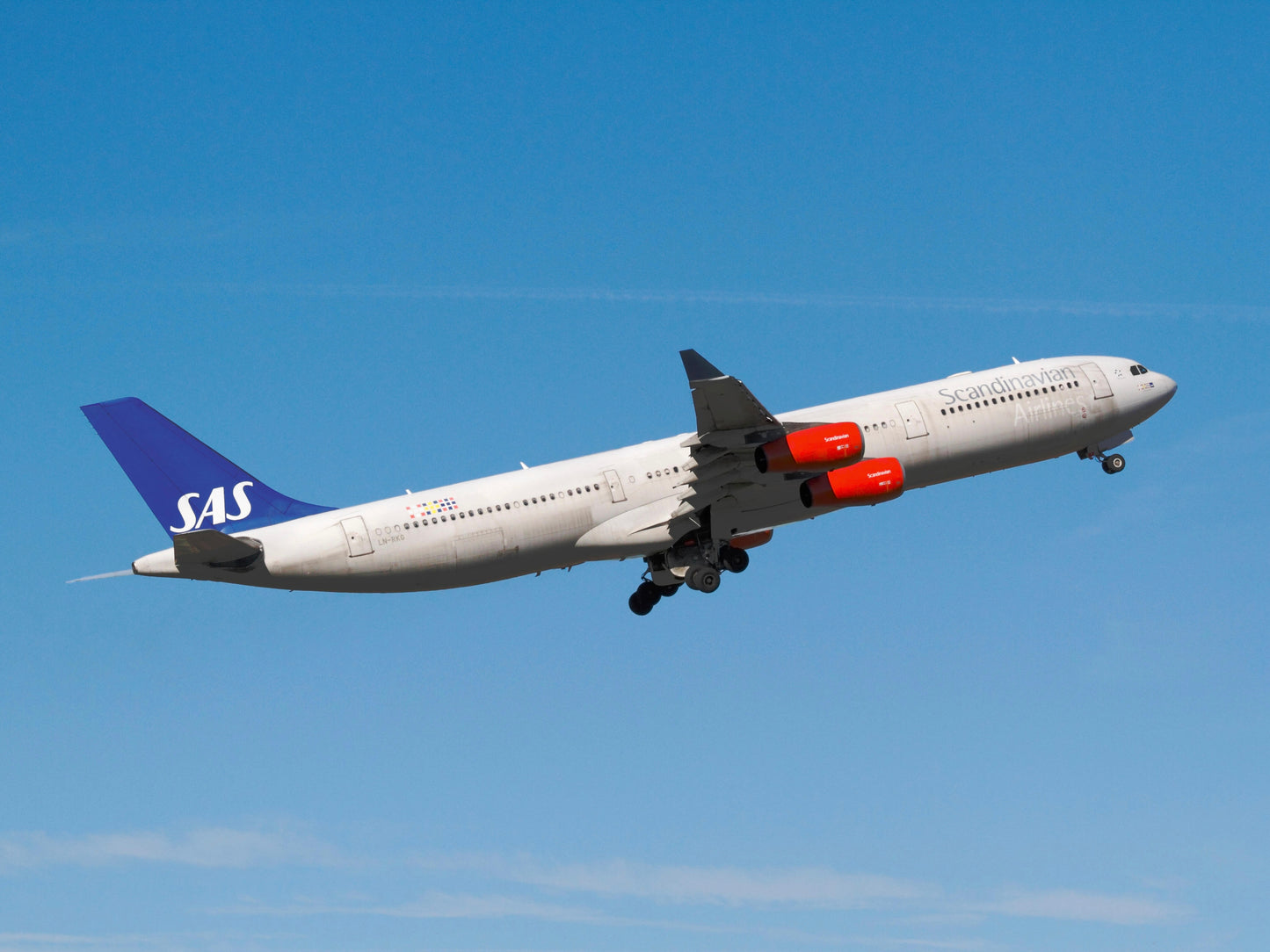 Airbus A340-300 ex-LN-RKG