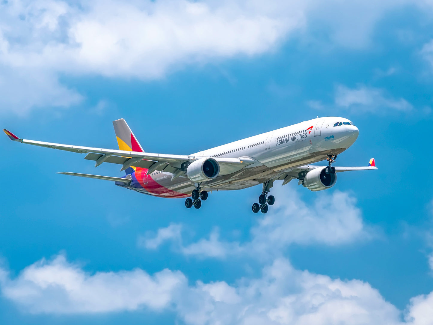 Airbus A330-300 ex-HL7736