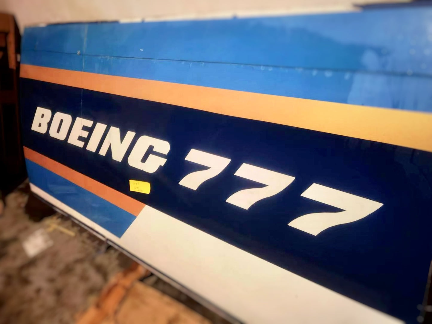 Boeing 777-200 ex-B-2053